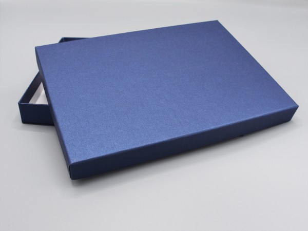 IN SAPHIR A5: Stabile Schachtel mit Deckel als Geschenkbox oder Fotobox - original artoz PURE Box